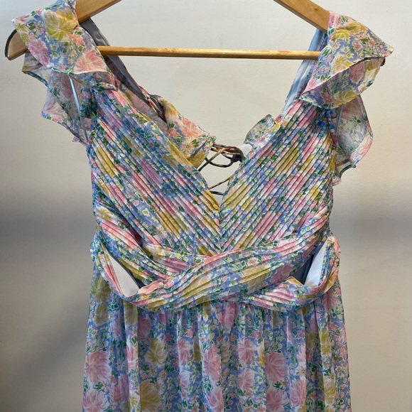 ASTR THE LABEL PRIMROSE DRESS BLUE PINK FLORAL - Picture 4 of 6